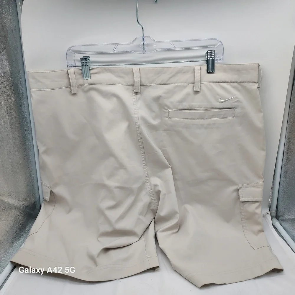 Nike Golf Dri-FIT Cargo Shorts Mens 40 Khaki Tan Performance Stretch‎ 638473-072